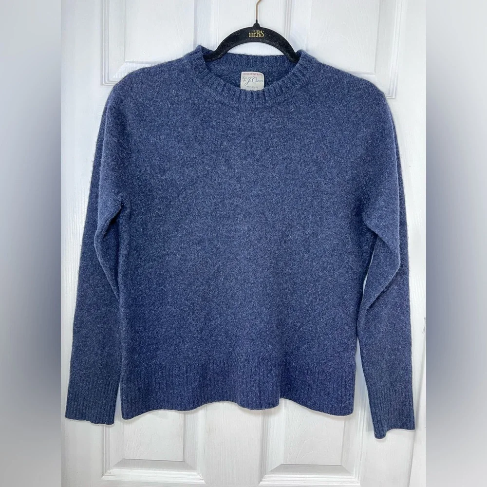 J.Crew Women’s Blue Sweater‎ Size Medium